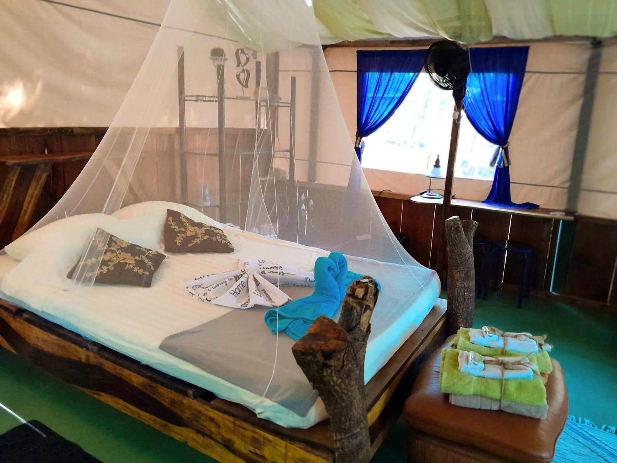 Fully Furnished Family Jungle Tent, Latino Glamping Пакера Екстериор снимка